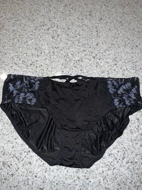 Cacique lace detail with strappy back